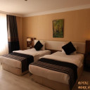 اتاق سه تخته هتل رویال برک (Royal Berk) وان